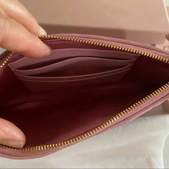 Miu Miu Pink Matelasse Pouch, New! - Picture 4 of 4